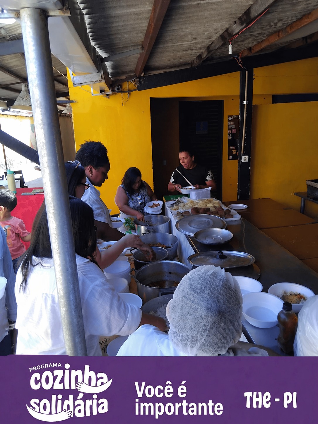 Cozinha Solidária em funcionamento